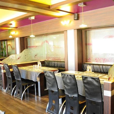 Hotel Venus Ooty Bagian luar foto