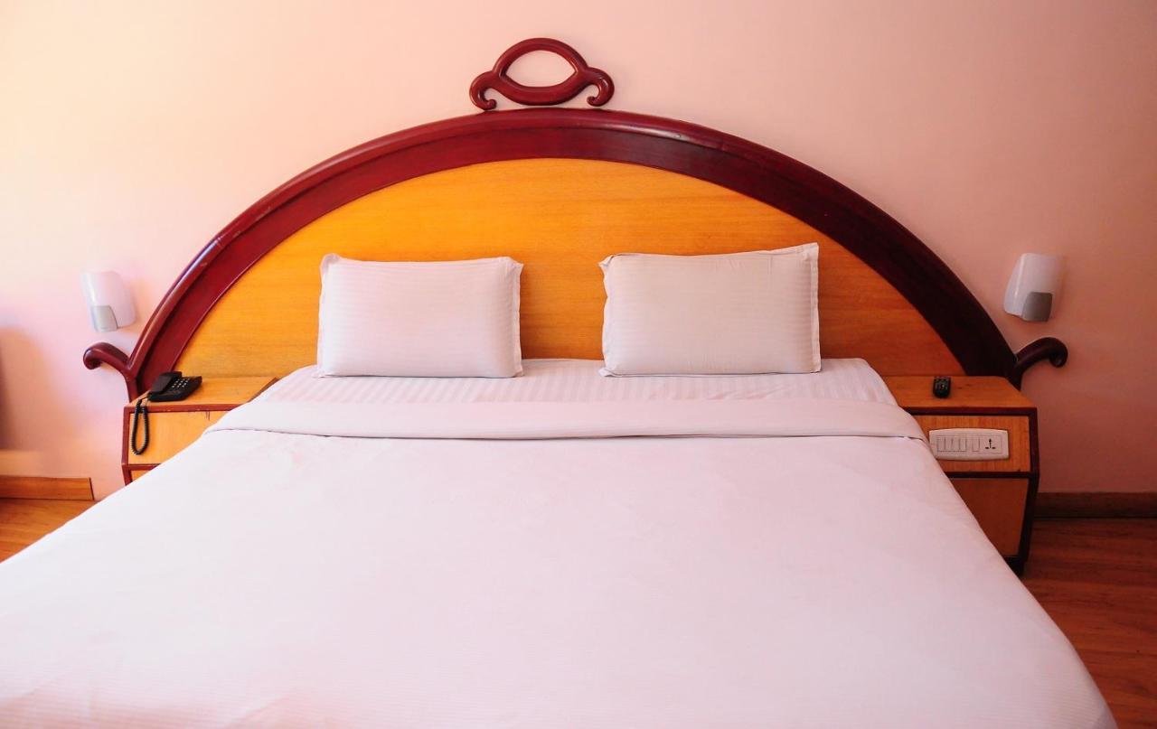Hotel Venus Ooty Bagian luar foto