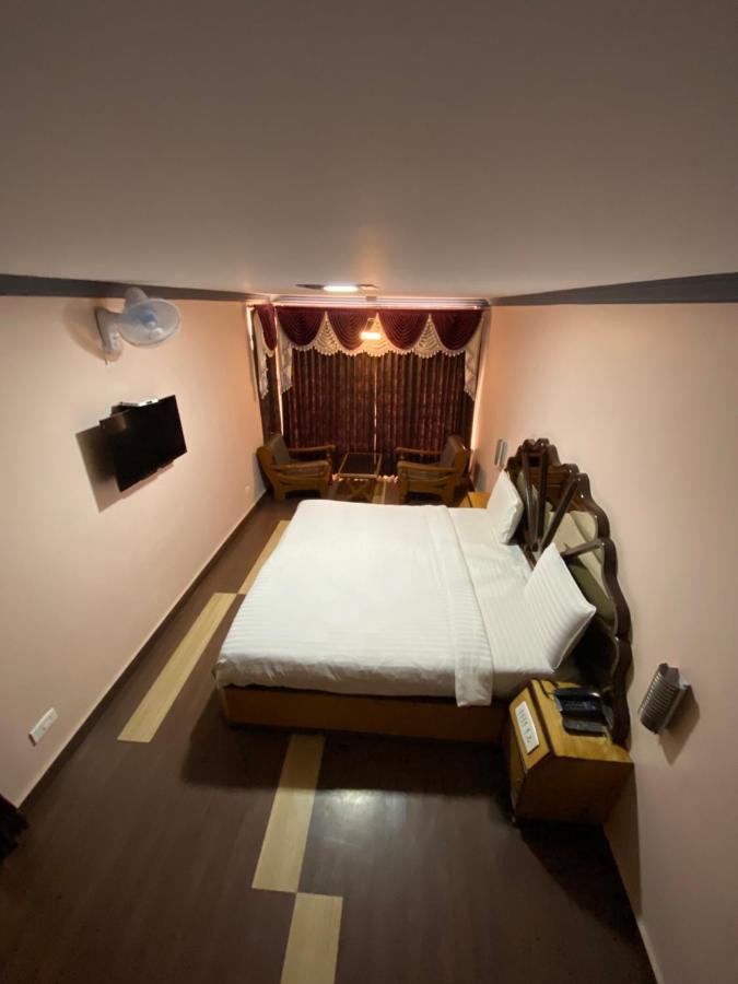 Hotel Venus Ooty Bagian luar foto