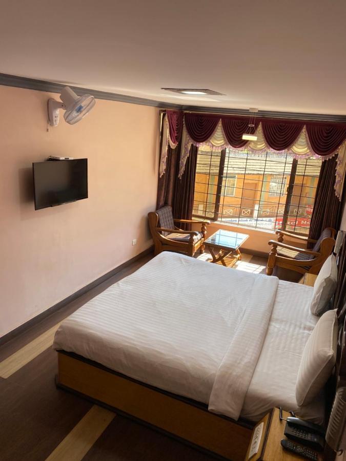 Hotel Venus Ooty Bagian luar foto