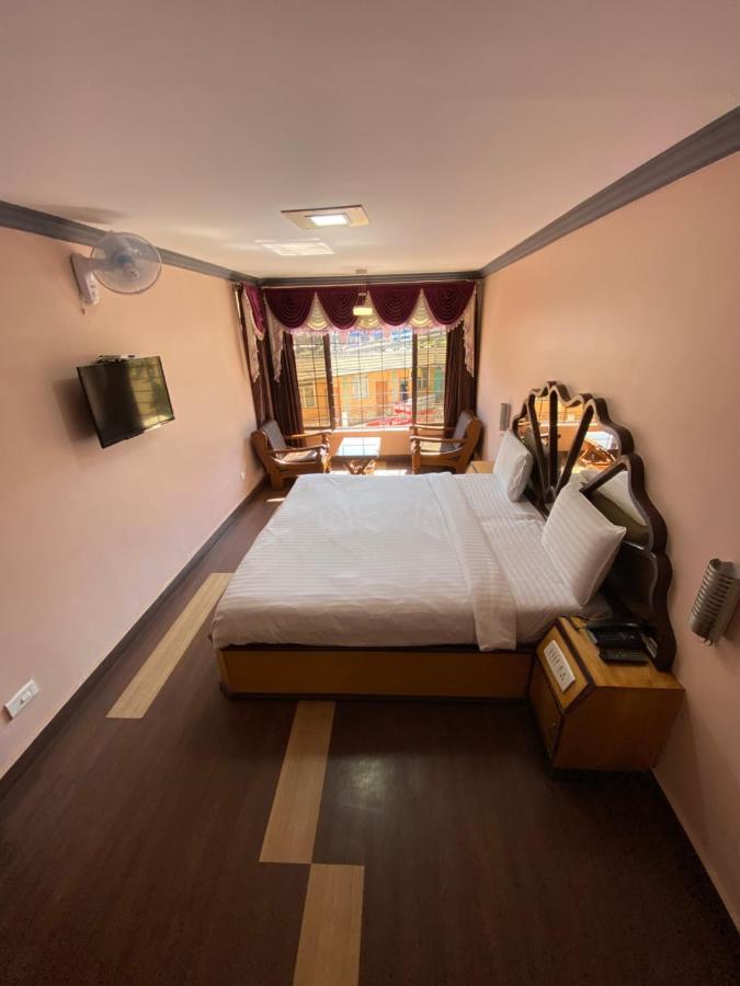 Hotel Venus Ooty Bagian luar foto